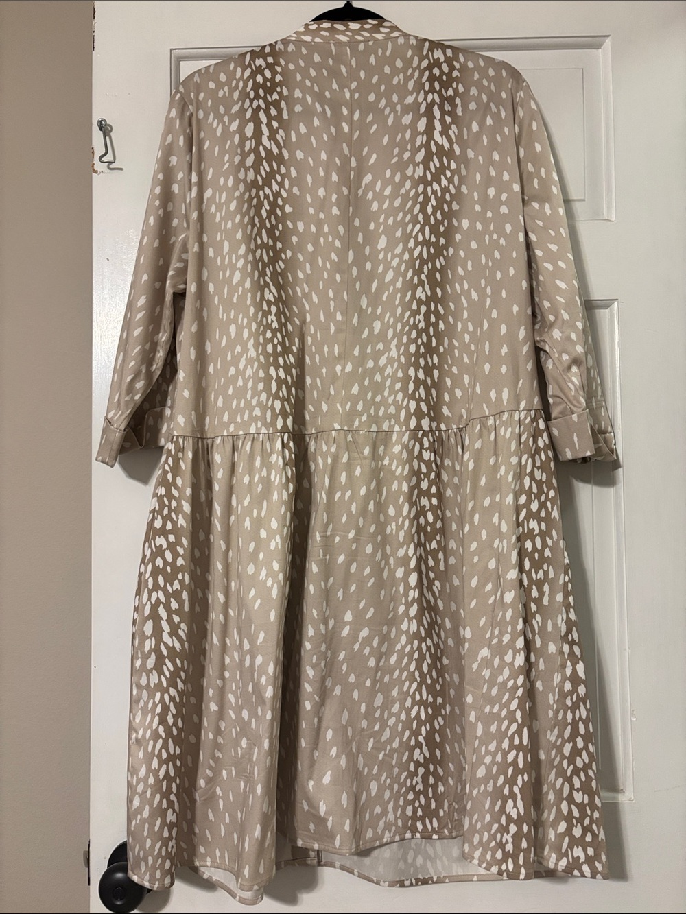 Like New!! Tuckernuck Beige and White Spot Midi Dress - Picture 9 of 11